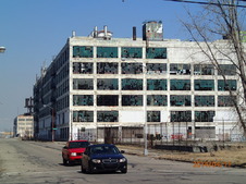 Opuštěné budovy s vymlácenými okny, smutná realita dnešních dnů v Detroitu, bohužel jich přibývá.
