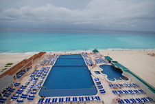Nejhezčí část pláže v oblasti Zóna Hotelera v Cancúnu.