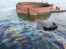 Slzy Ameriky, z vraku křižníku USS Arizona v Pearl Harbour dodnes uniká olej